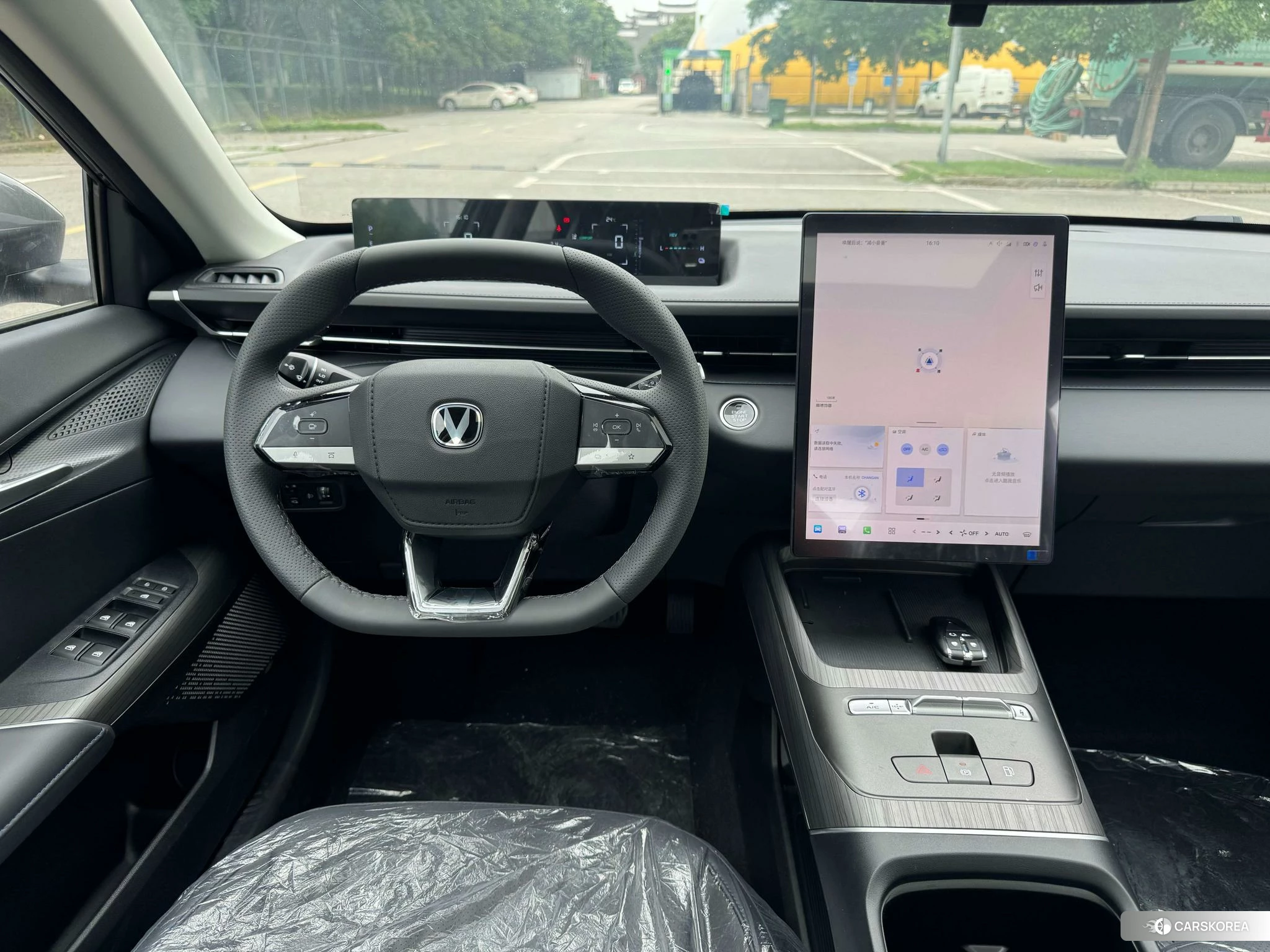 Chang'an Yidong PHEV 2025 Темно-серый из Китая, фото 6