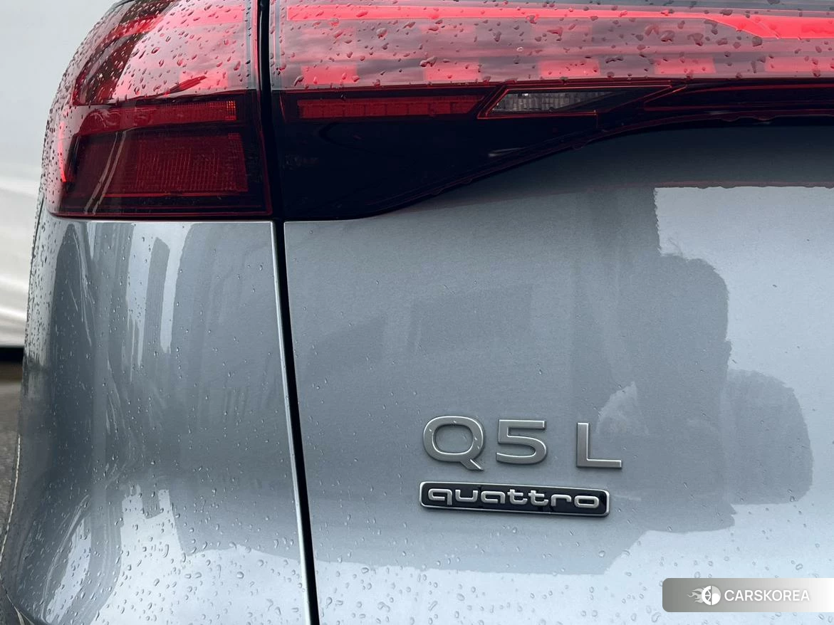 Audi Q5L 2026 Серебристо-серый из Китая, фото 6