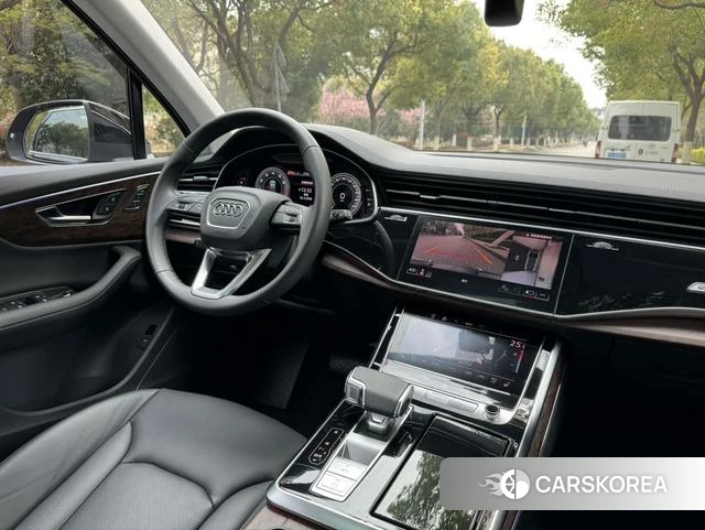 Audi Q7 2023 Черный из Китая, фото 6