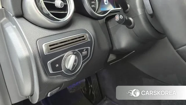 Mercedes-Benz C-Class W205 2019 Белый из Кореи, фото 6