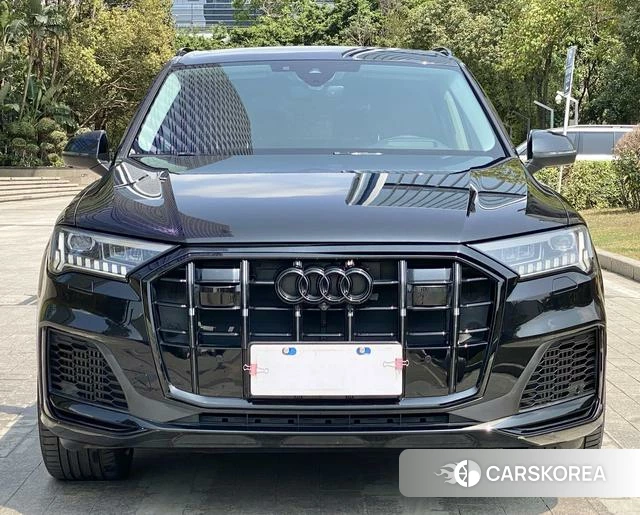 Audi Q7 2021 Черный из Китая, фото 6