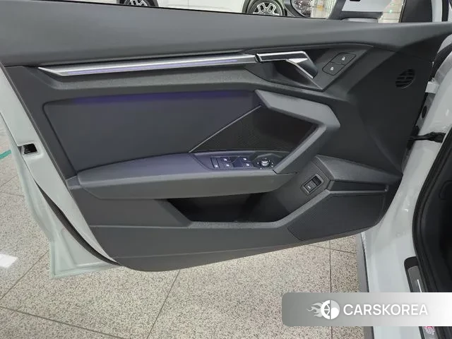 Audi A3 (8Y) 2023 Белый из Кореи, фото 6