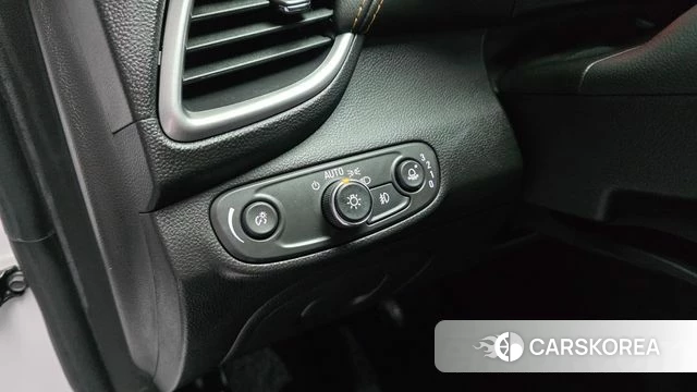 Chevrolet (GM Daewoo) The New Trax 2021 Белый из Кореи, фото 6