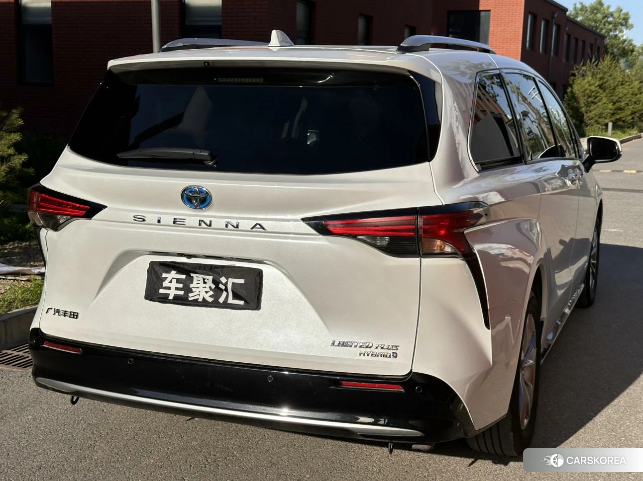 Toyota Saina 2021 Белый из Китая, фото 6