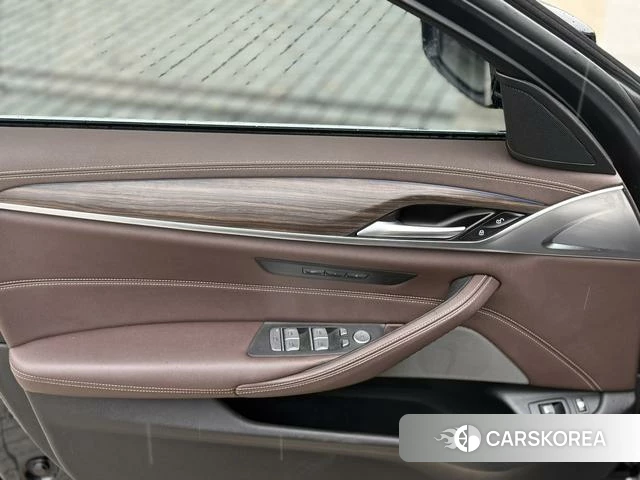 BMW 5 series PHEV 2021 Черный из Китая, фото 6