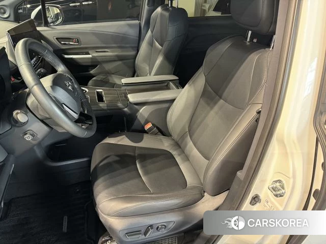 Toyota Grevia 2024 Белый из Китая, фото 6