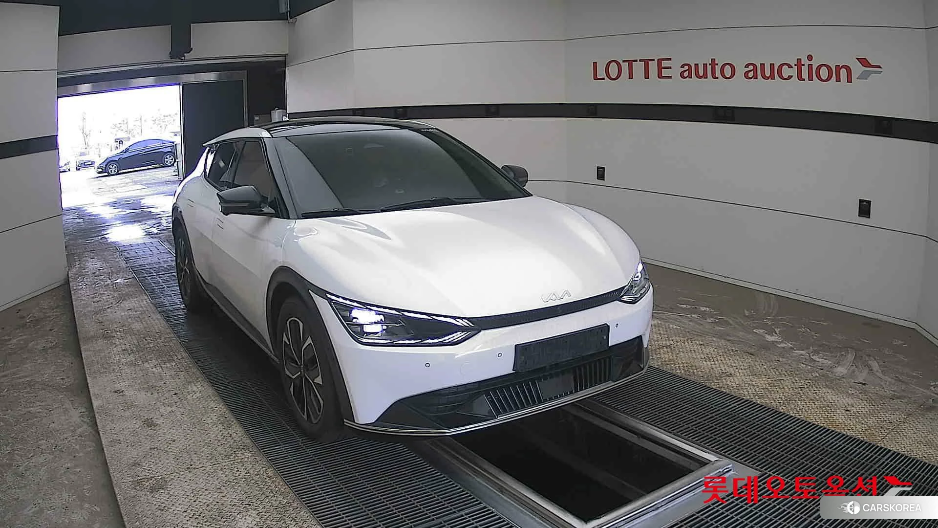 Kia EV6 2023 Белый из Кореи, фото 6