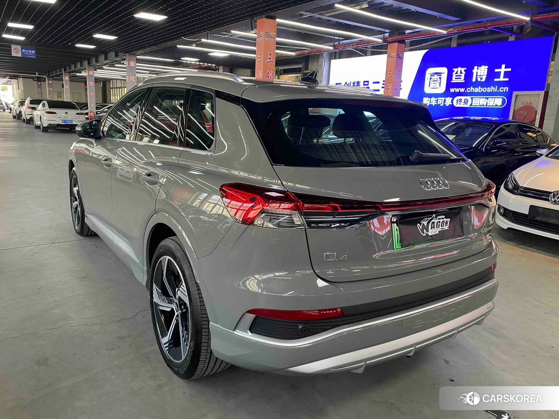 Audi Q4 e-tron 2023 Серебристо-серый из Китая, фото 6
