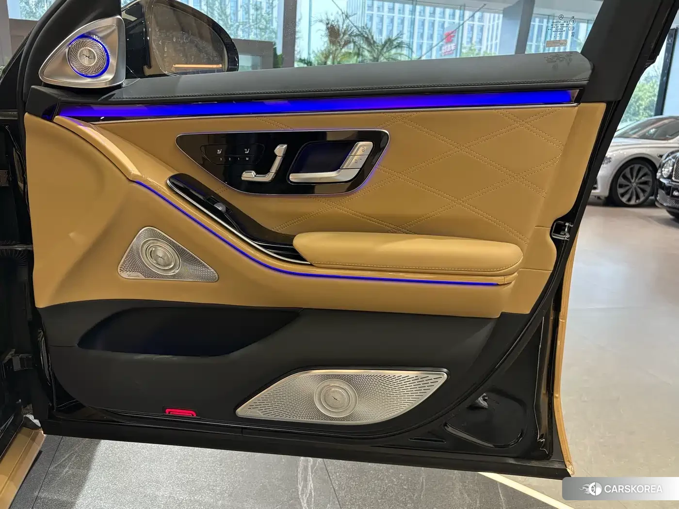 Mercedes-Benz Maybach S-Class 2023 Champagne/brown из Китая, фото 6