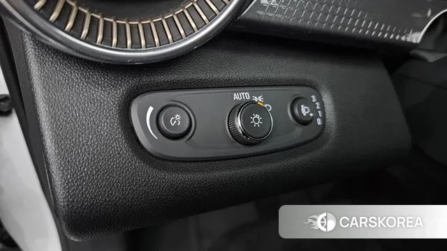 Chevrolet (GM Daewoo) Trax Crossover 2023 Белый из Кореи, фото 6