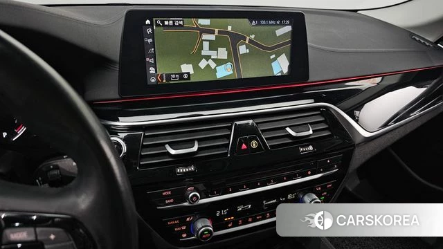 BMW 5 Series (G30) 2018 Белый из Кореи, фото 6