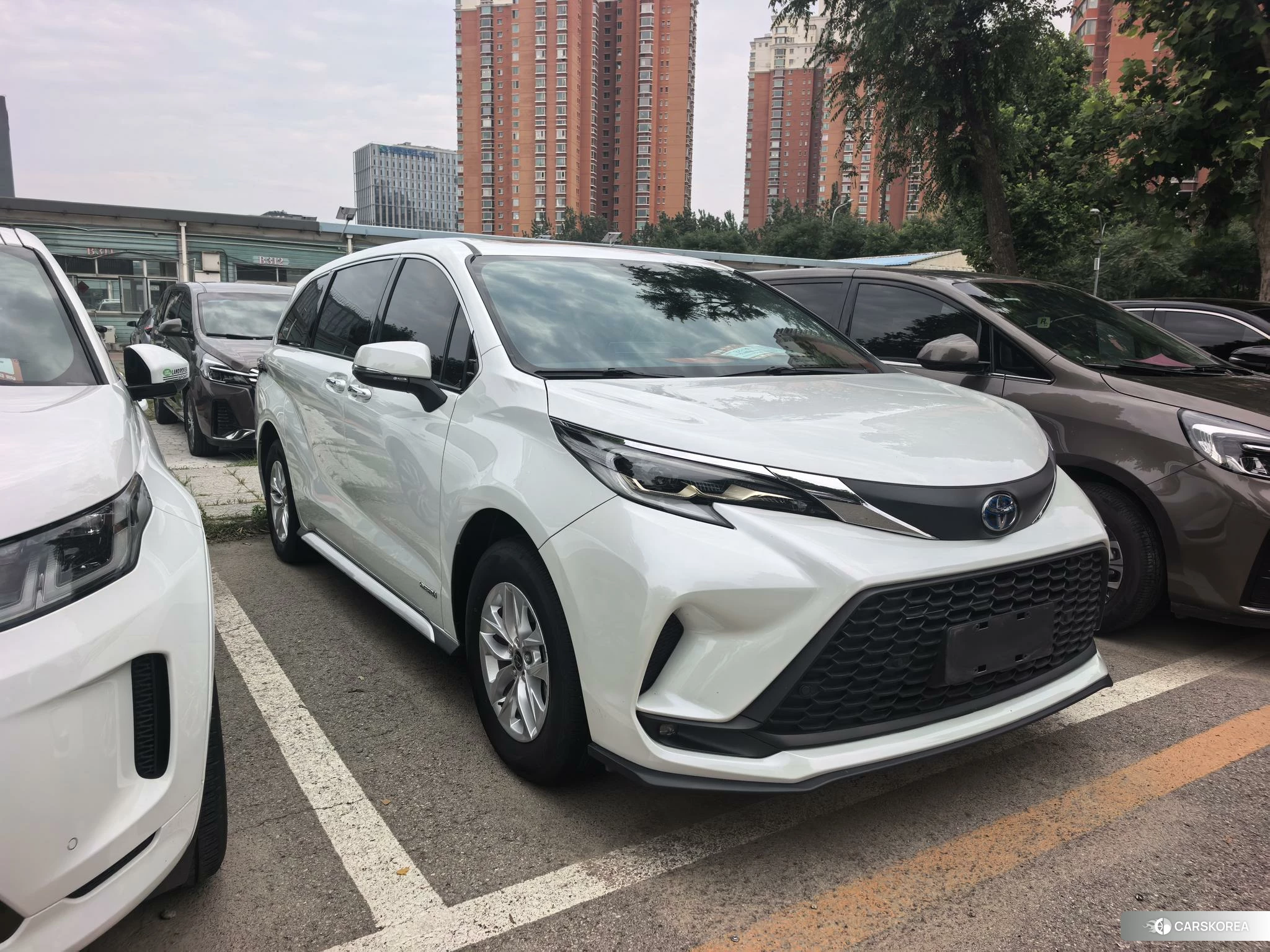 Toyota Grevia 2024 Белый из Китая, фото 6