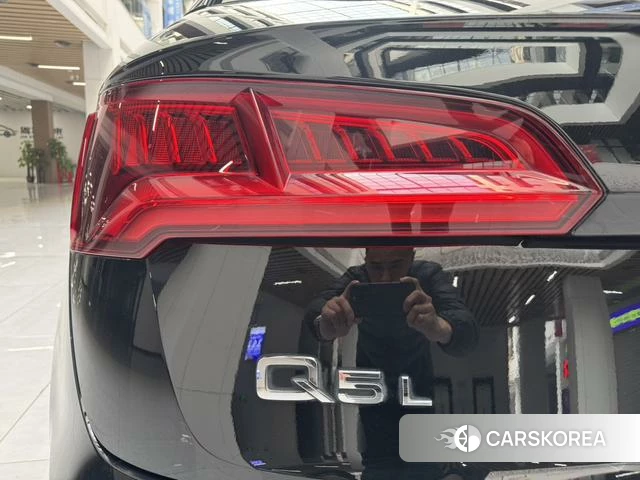 Audi Q5L 2021 Черный из Китая, фото 6