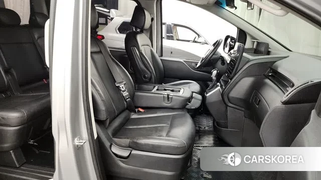 Hyundai Staria 2024 Серебряный из Кореи, фото 6