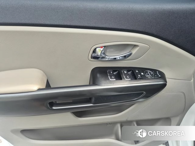 Kia The New Carnival 2019 Белый из Кореи, фото 6