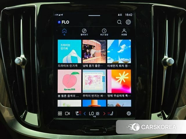 Volvo S60 3rd generation 2023 Белый из Кореи, фото 6