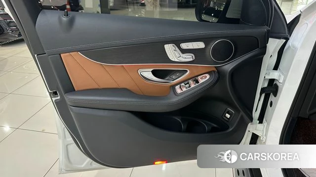 Mercedes-Benz GLC-Class X253 2023 Белый из Кореи, фото 6