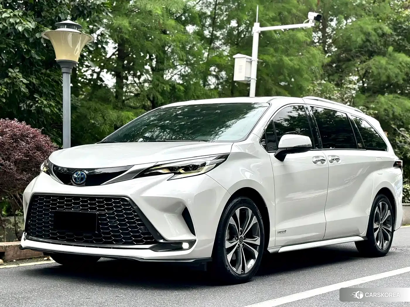 Toyota Granvia 2023 Белый из Китая, фото 6