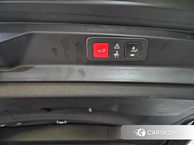 Peugeot 5008 second generation 2021 Белый из Кореи, фото 6