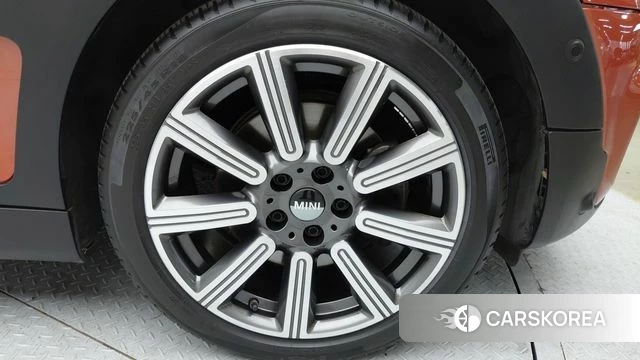 Mini Cooper S Clubman 2023 Красный из Кореи, фото 6