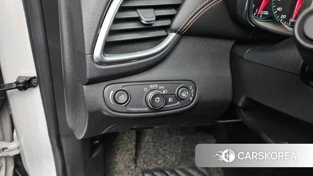 Chevrolet (GM Daewoo) The New Trax 2018 Белый из Кореи, фото 6