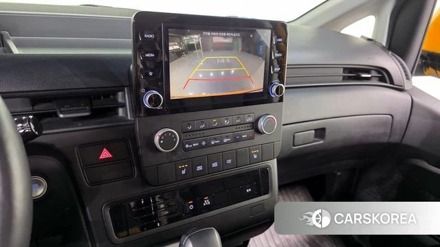 Hyundai Staria 2023 Желтый из Кореи, фото 6