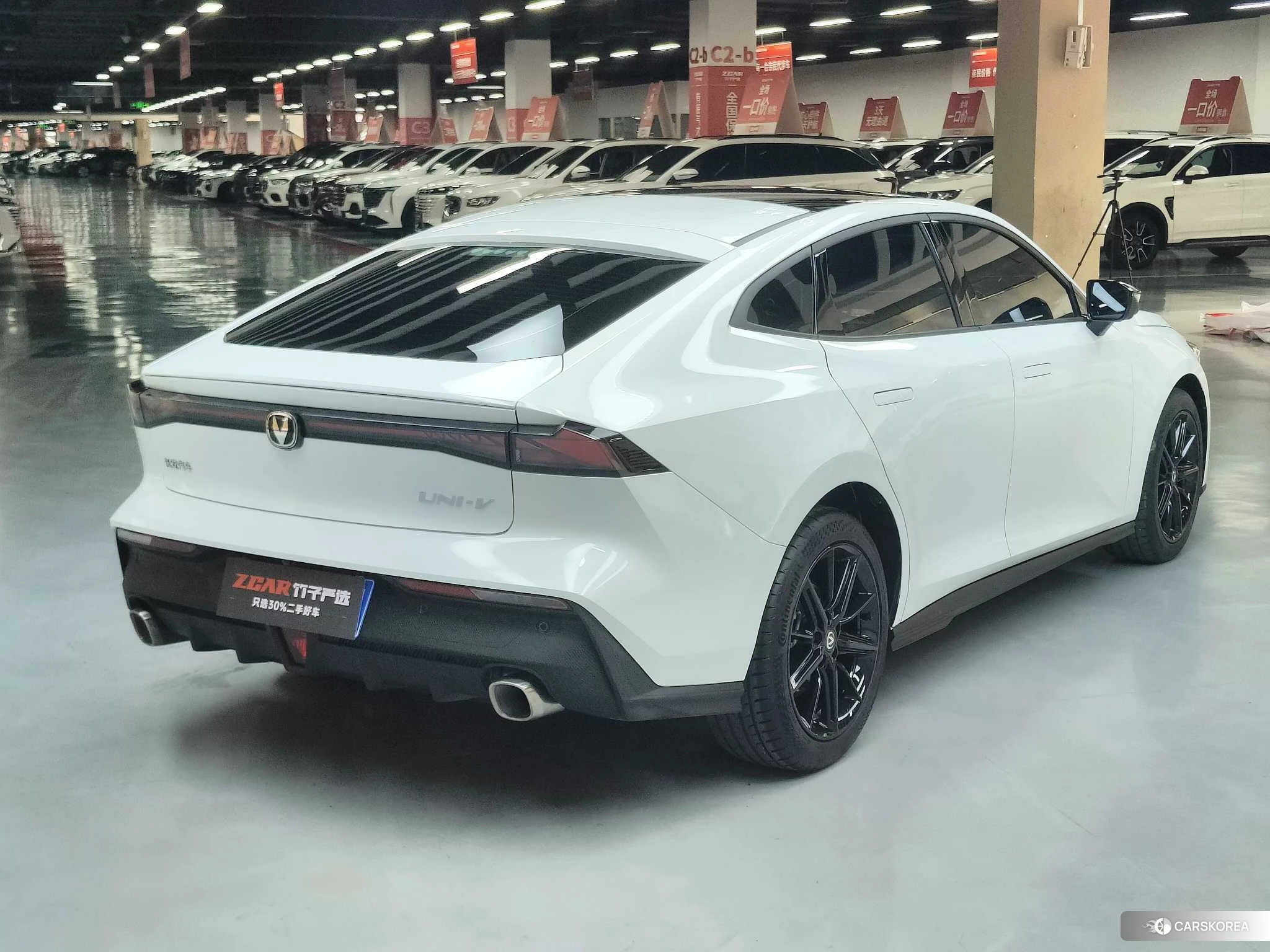 Chang'an UNI-V 2023 Белый из Китая, фото 6