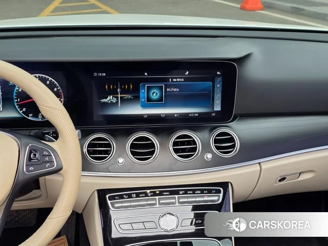 Mercedes-Benz E-Class W213 2018 Белый из Кореи, фото 6