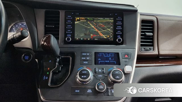 Toyota Sienna 2018 Белый из Кореи, фото 6