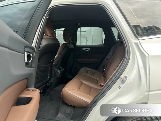Volvo XC60 2023 Белый из Китая, фото 6