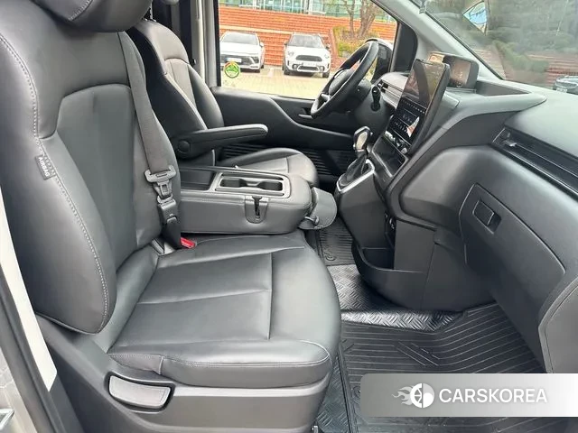 Hyundai Staria 2023 Черный из Кореи, фото 6