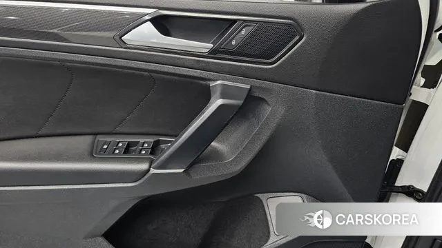 Volkswagen Tiguan second Generation 2018 Белый из Кореи, фото 6