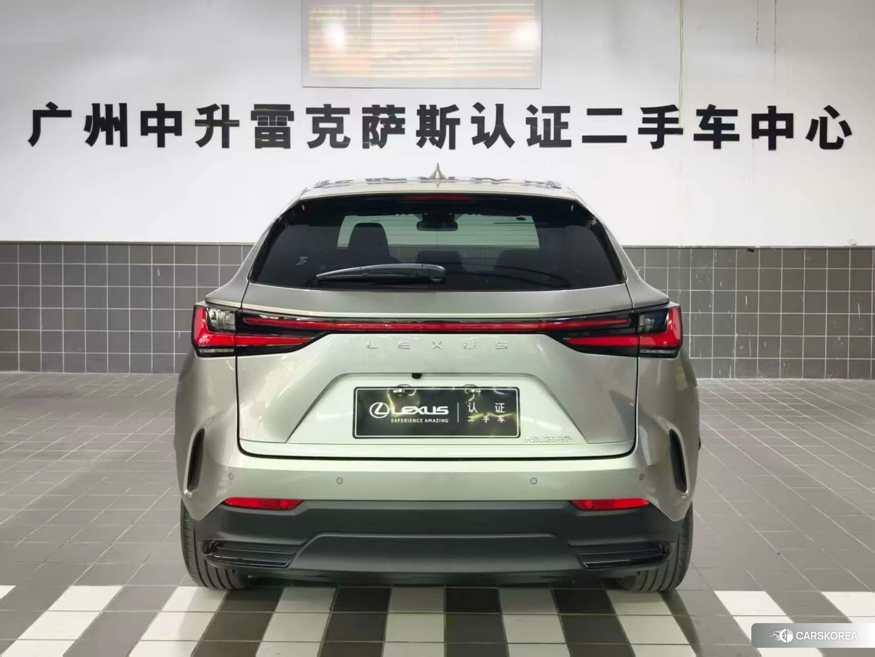 Lexus NX 2021 Серебристо-серый из Китая, фото 6