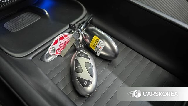 Hyundai Grandeur (GN7) 2023 Серебристо-серый из Кореи, фото 6