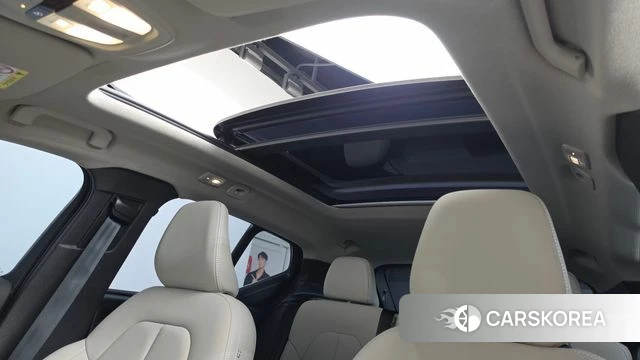 Volvo XC40 2024 Белый из Кореи, фото 6