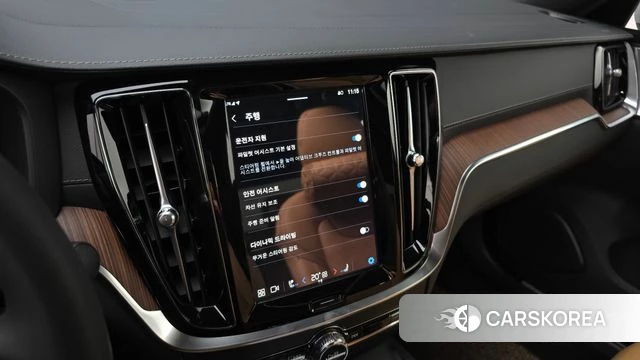 Volvo S60 3rd generation 2024 Серебристо-серый из Кореи, фото 6