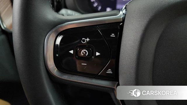 Volvo XC60 second Generation 2023 Серебристо-серый из Кореи, фото 6