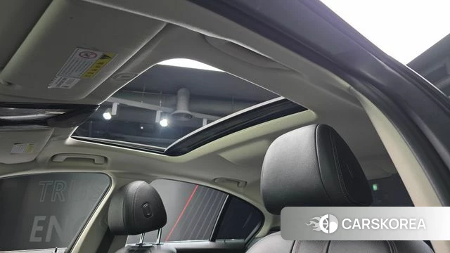 BMW 5 Series (G30) 2018 Белый из Кореи, фото 6