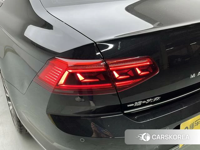 Volkswagen Magotan PHEV 2022 Черный из Китая, фото 6