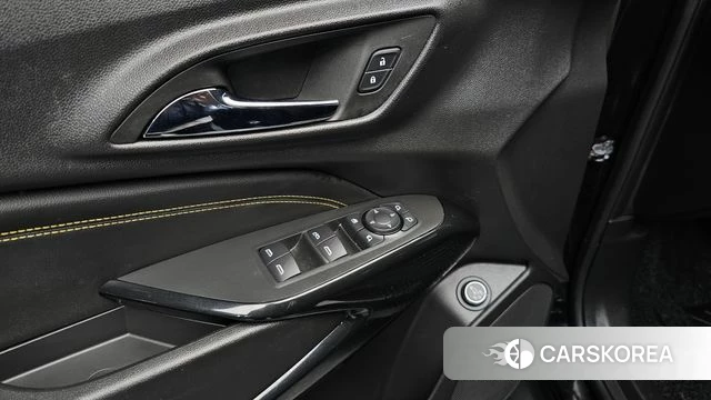 Chevrolet (GM Daewoo) Trax Crossover 2023 Черный из Кореи, фото 6