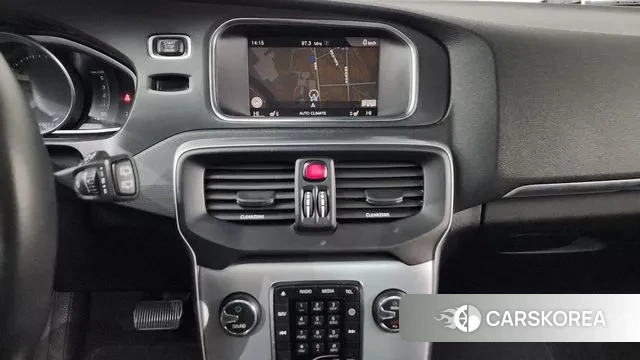 Volvo V40 Cross-Country 2018 Белый из Кореи, фото 6