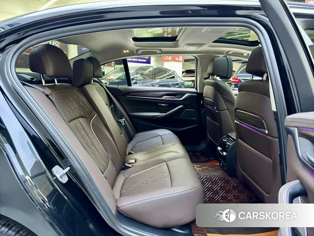 BMW 5 series 2022 Черный из Китая, фото 6