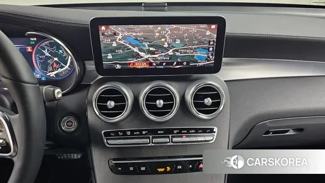 Mercedes-Benz GLC-Class X253 2023 Белый из Кореи, фото 6