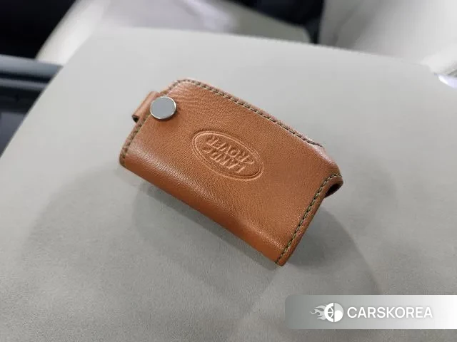 Land Rover Defender (L663) 2023 Коричневый из Кореи, фото 6