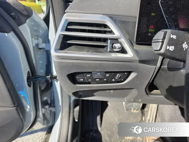 BMW 4 Series (G22) 2024 Небесно-голубой из Кореи, фото 6