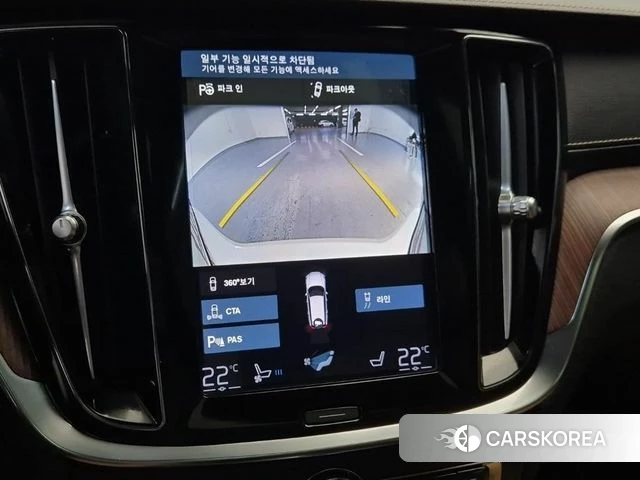 Volvo V60 Cross-Country 2nd Generation 2021 Белый из Кореи, фото 6