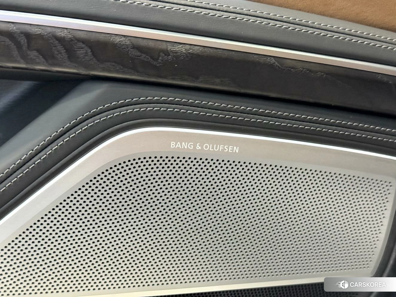 Audi A8 2024 Черный из Китая, фото 6