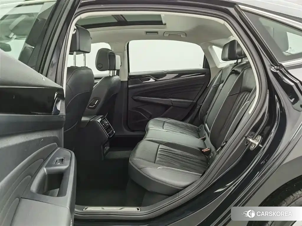 Volkswagen Passat 2024 Черный из Китая, фото 6