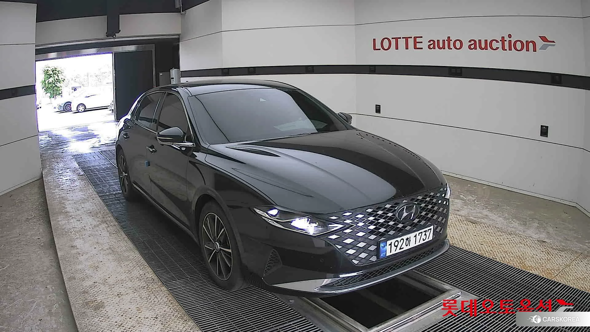 Hyundai Grandeur 2023 Abyss Black Pearl из Кореи, фото 6