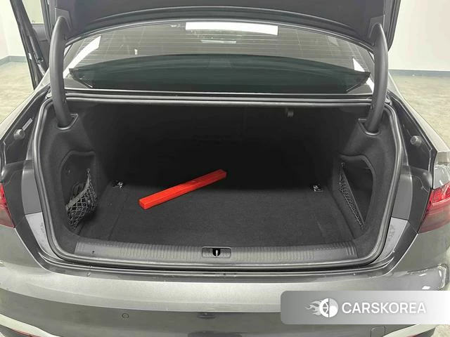 Audi A4L 2021 Темно-серый из Китая, фото 6